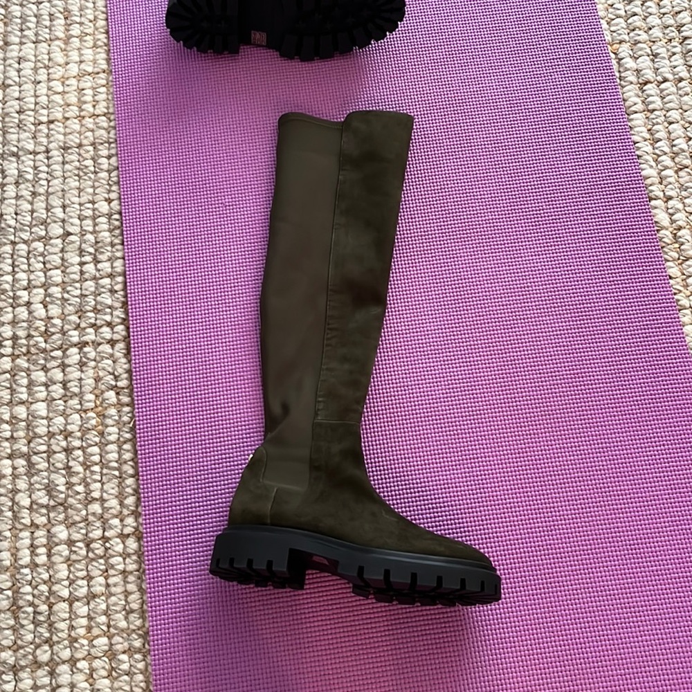 Stuart Weitzman knee high green NEW boots. Never worn!